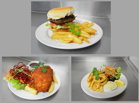 The Pub With No Beer - Tourism Gold Coast 3