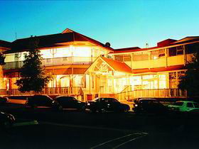 Loxton Community Hotel Motel - Tourism Gold Coast 0