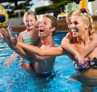 V3 Bar  Novotel Brighton Beach - Tourism Gold Coast