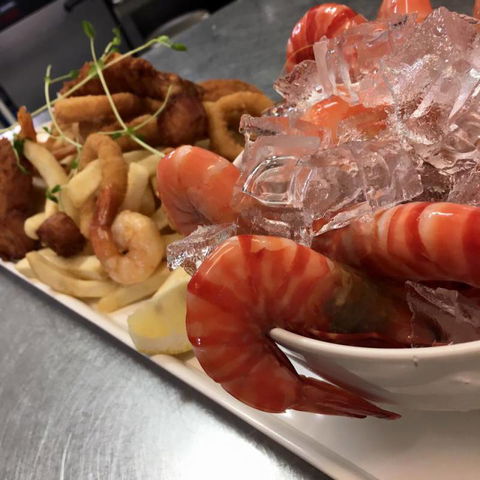 Tin Can Bay Yacht Club Bistro - Tourism Gold Coast 3