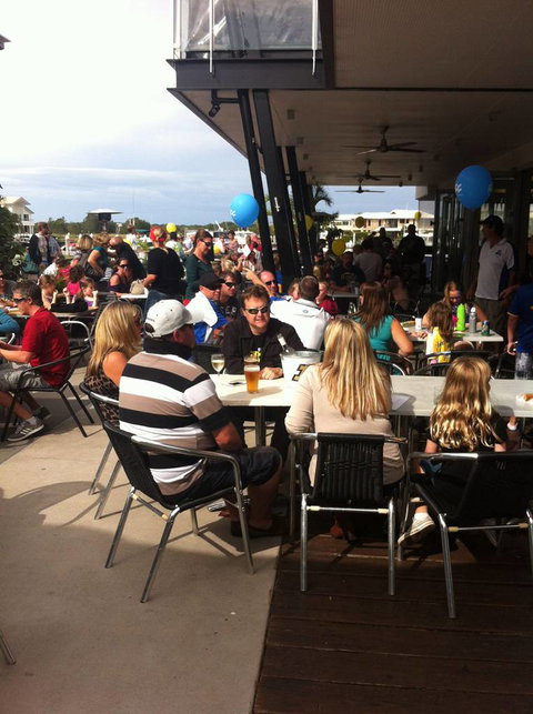 Coomera Waters Tavern - Tourism Gold Coast 1