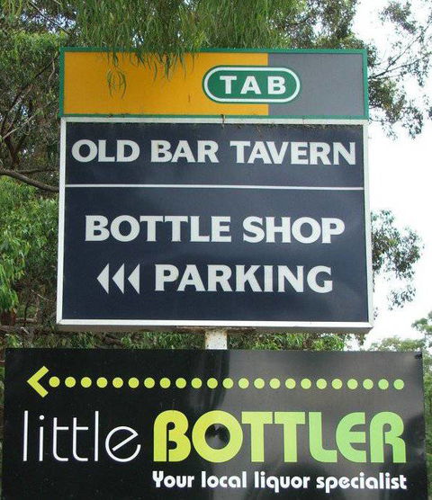 Old Bar Tavern - Tourism Gold Coast 0