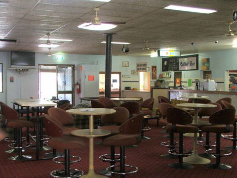 Old Bar Tavern - Tourism Gold Coast 3