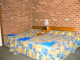 Bohle Barn Hotel Motel - Tourism Gold Coast 0