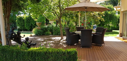 Camelot Garden Stroll - Tourism Gold Coast 1