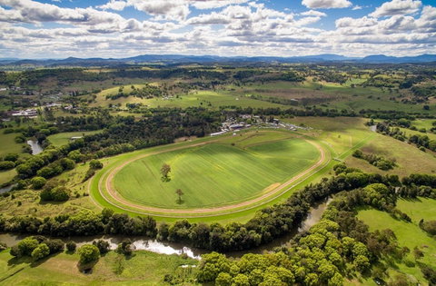 The O’Brien Electrical And Plumbing Lismore Cup - Tourism Gold Coast 0