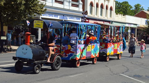 Corowa Rotary Federation Festival Parade - Tourism Gold Coast 1