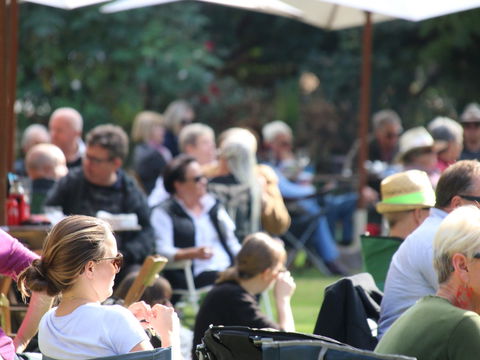 Music In The Gardens - Mitch King - Tourism Gold Coast 1