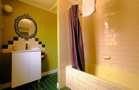 Hotel Blue - Tourism Gold Coast 4