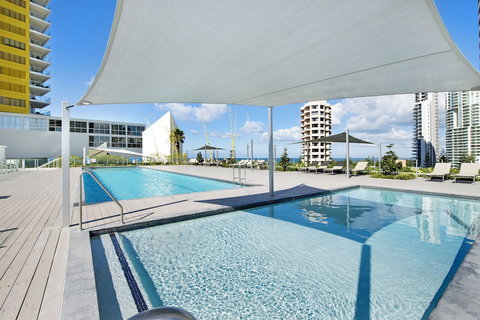 ULTIQA Air On Broadbeach - Tourism Gold Coast 3