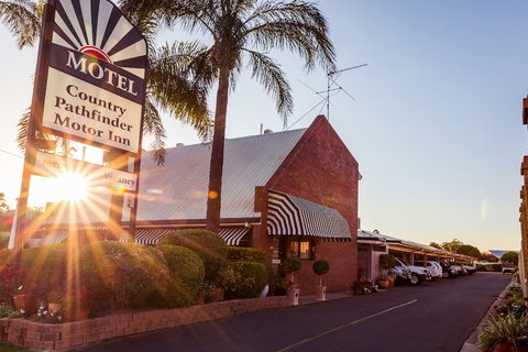 Country Pathfinder Motor Inn - Tourism Gold Coast 4