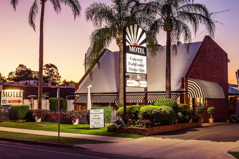 Country Pathfinder Motor Inn - Tourism Gold Coast 3