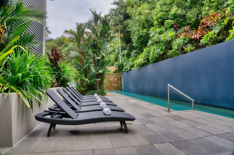 Coconut Grove - Tourism Gold Coast 3