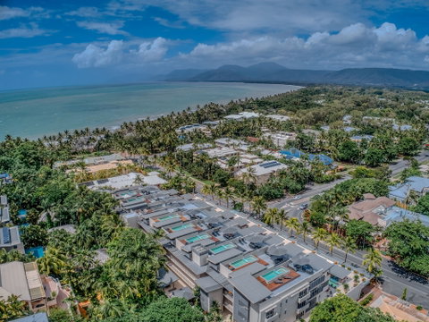 Coconut Grove - Tourism Gold Coast 1