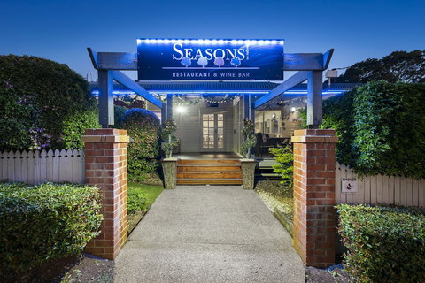 Ambassador On Ruthven - Tourism Gold Coast 0