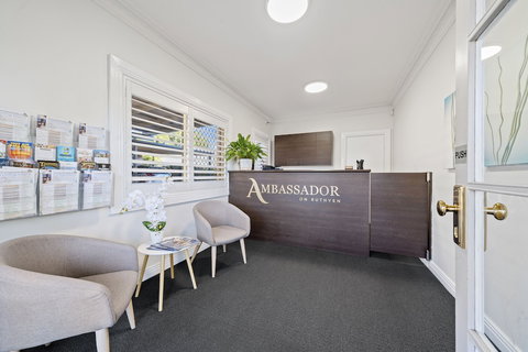 Ambassador On Ruthven - Tourism Gold Coast 4