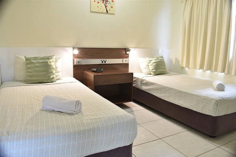 Tradewinds McLeod Holiday Apartments - Tourism Gold Coast 5