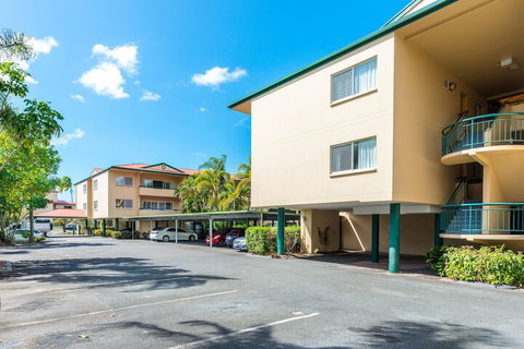 Tradewinds McLeod Holiday Apartments - Tourism Gold Coast 3