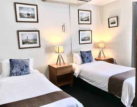 Mariners Court Hotel - Tourism Gold Coast 5