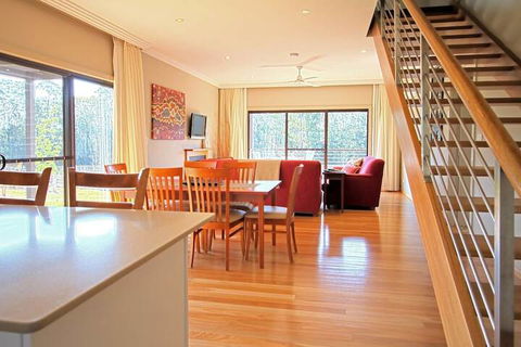 Hermitage Lodge - Tourism Gold Coast 7