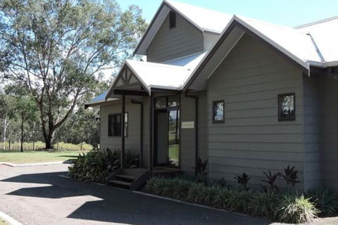 Hermitage Lodge - Tourism Gold Coast 2