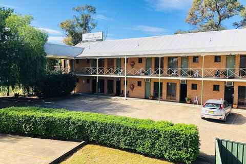 Campbelltown Colonial Motor Inn - Tourism Gold Coast 2