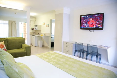 Bay Motel - Tourism Gold Coast 5