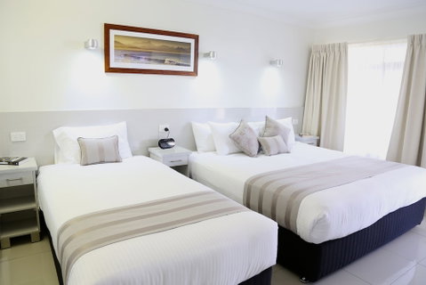 Bay Motel - Tourism Gold Coast 6