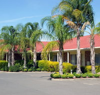 Pines Country Club Motor Inn - Tourism Gold Coast