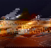The Lighthouse Hotel - Tourism Gold Coast