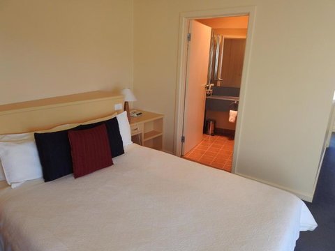 Waves Luxury Suites - Tourism Gold Coast 1