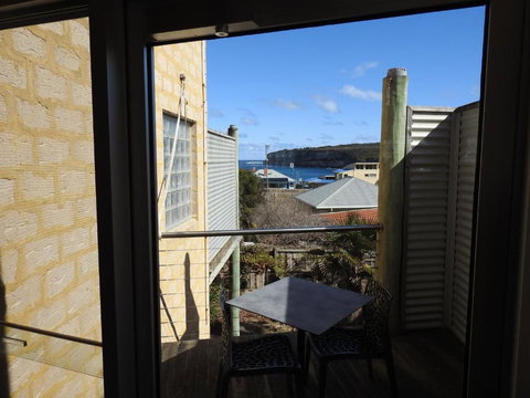 Waves Luxury Suites - Tourism Gold Coast 2