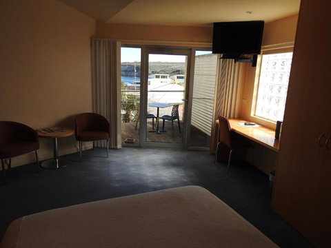 Waves Luxury Suites - Tourism Gold Coast 5