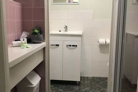 Ocean Breeze Motel - Tourism Gold Coast 7