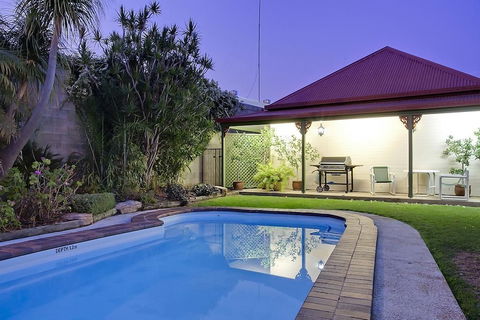 Pioneer Motel - Tourism Gold Coast 0