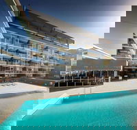 Honeysuckle Executive Apartments - Tourism Gold Coast