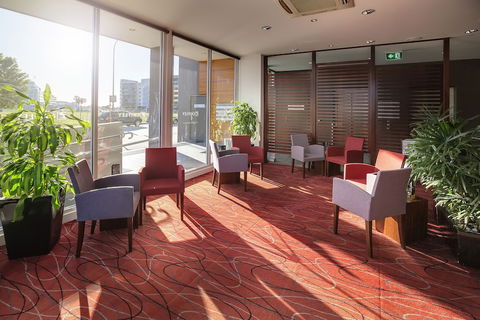 Honeysuckle Executive Apartments - Tourism Gold Coast 2