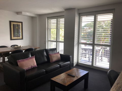 Crown On Darby - Tourism Gold Coast 3