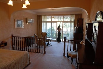 Victoria House Motor Inn - Tourism Gold Coast 6