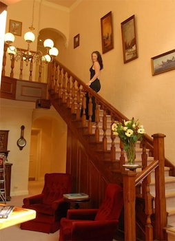 Victoria House Motor Inn - Tourism Gold Coast 1