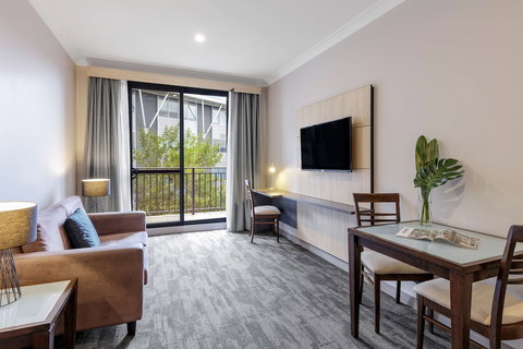 Oaks Sydney North Ryde Suites - Tourism Gold Coast 5
