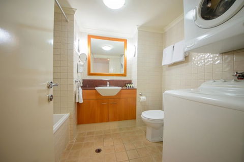 Central Cosmo Apartments - Tourism Gold Coast 5