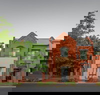 Majestic Old Lion Apartments - Tourism Gold Coast