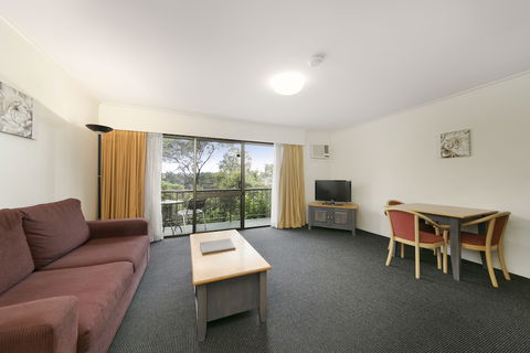 Mt Ommaney Hotel Apartments - Tourism Gold Coast 5