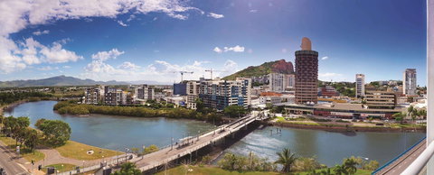 Oaks Townsville Gateway Suites - Tourism Gold Coast 1