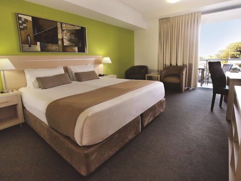 Oaks Townsville Gateway Suites - Tourism Gold Coast 6