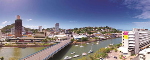 Oaks Townsville Gateway Suites - Tourism Gold Coast 0