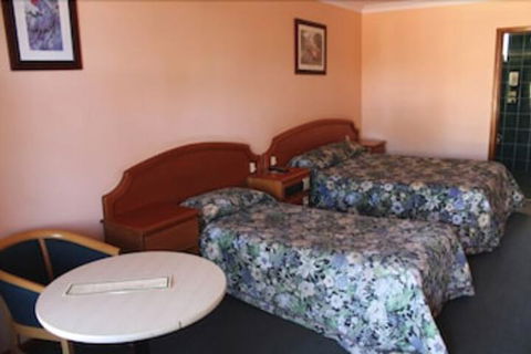 Nandewar Motor Inn - Tourism Gold Coast 4