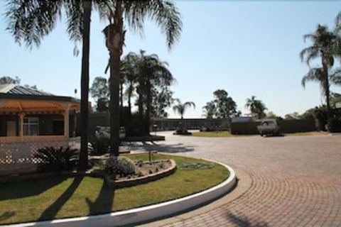 Nandewar Motor Inn - Tourism Gold Coast 6