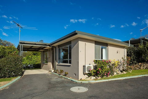 Eagle Heights - Tourism Gold Coast 0